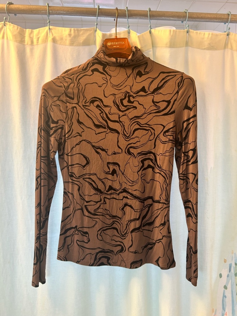 RW&CO. Brown Abstract-Print Long Sleeve Turtleneck